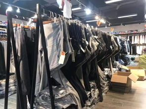 勁爆 鳳崗聯(lián)泰廠秋季服裝員工福利展廳大開倉 還有t恤免費送